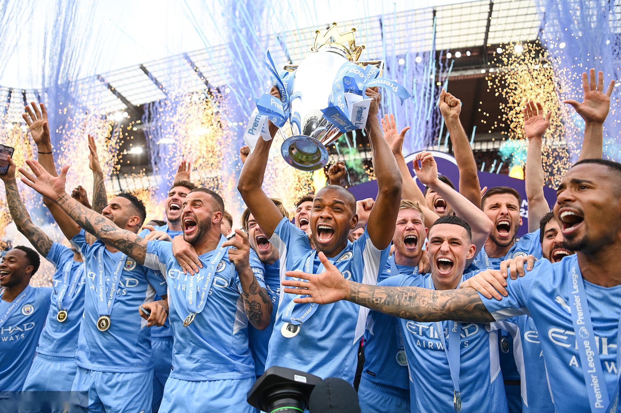 政府通过亚 政府通过亚