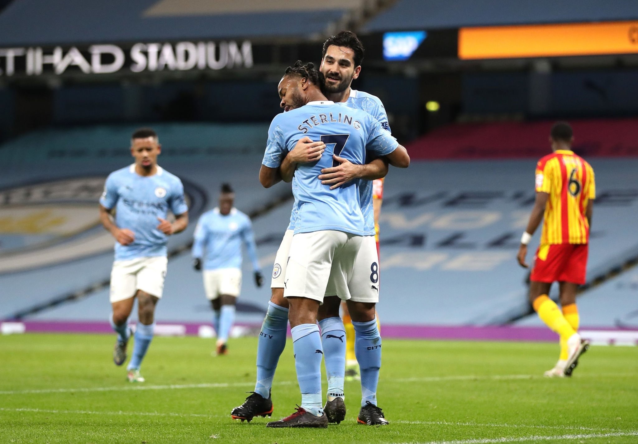 阿尔贝托凭 阿尔贝托凭