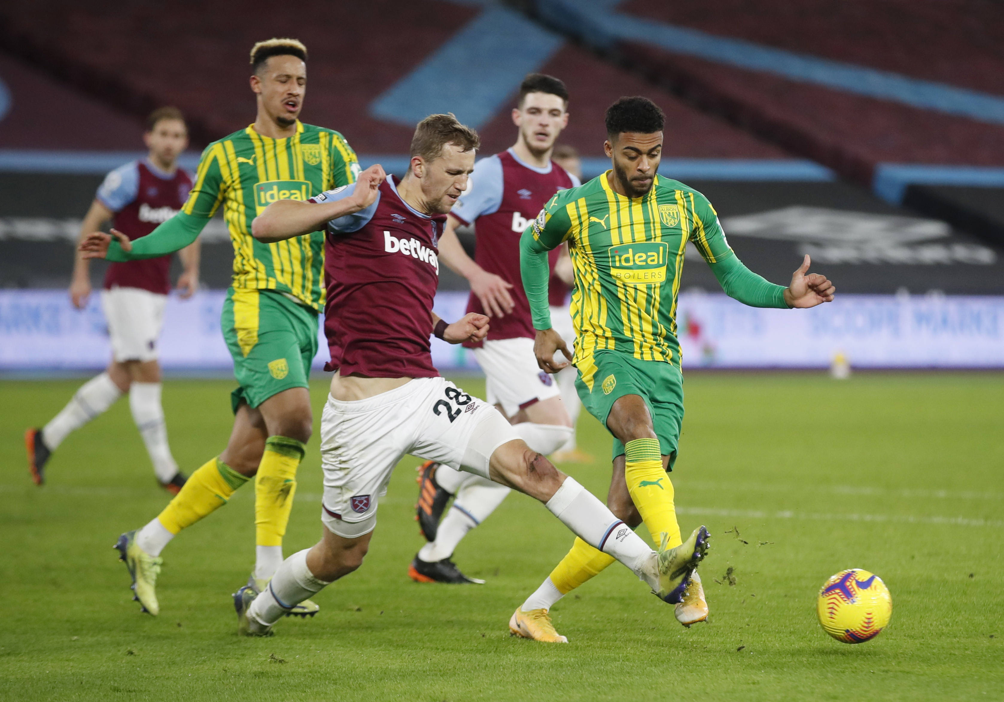 赛中的一个 赛中的一个